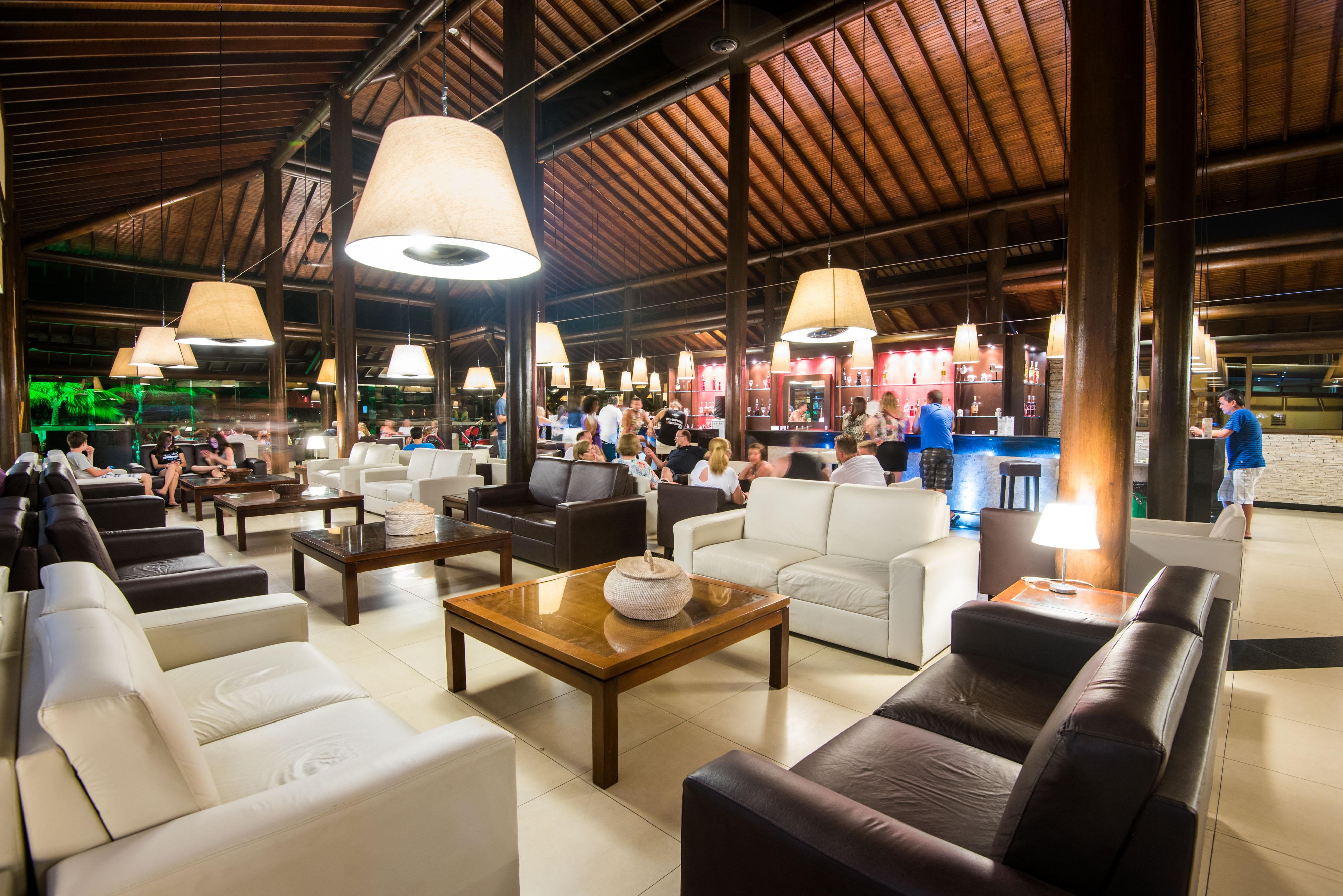 Vila Gale Resort Mares 瓜拉久巴 外观 照片 The lobby of the resort