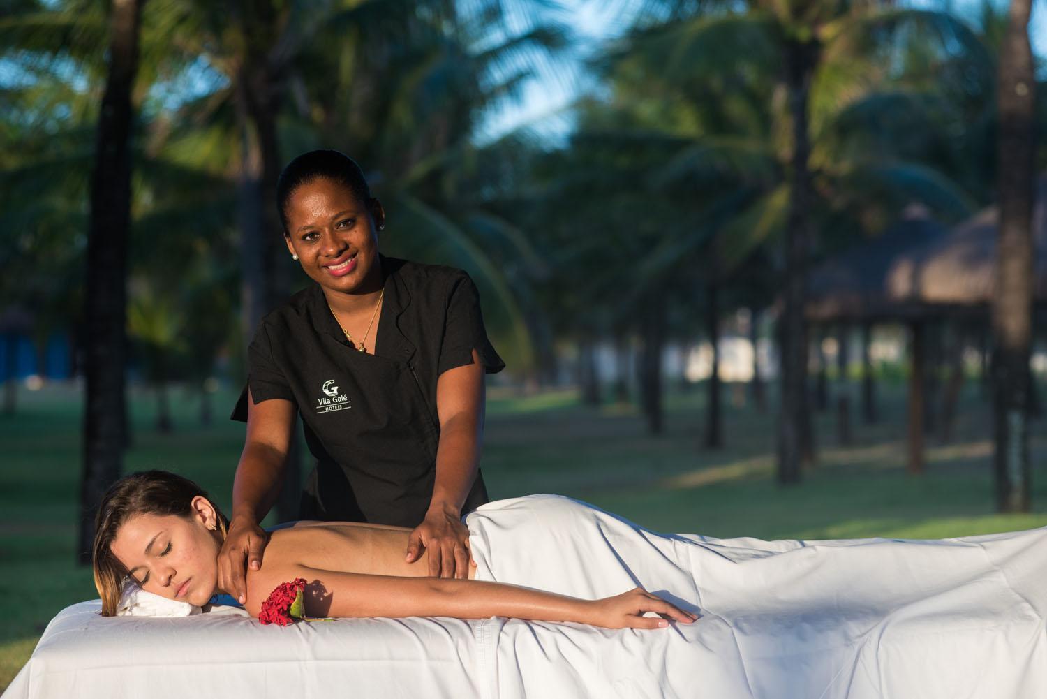 Vila Gale Resort Mares 瓜拉久巴 外观 照片 Massage at a spa